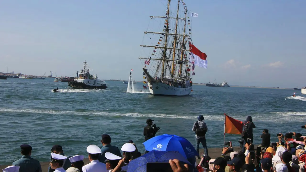 Api Asian Games 2018, Makassar, Torch Relay, Kapal Dewaruci