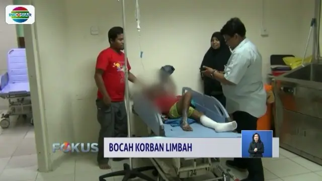 Satu lagi, bocah yang menjadi korban terpapar limbah beracun di kawasan Taruma Jaya, Kabupaten Bekasi, dibawa ke RSUD Koja, Jakarta Utara.