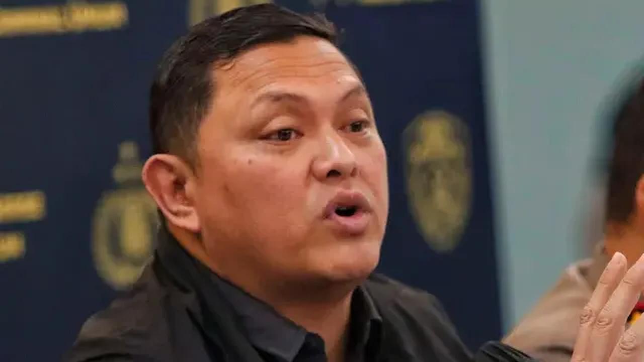 Direktur Reserse Kriminal Umum (Dit Reskrimum) Polda Metro Jaya Kombes Hengky Hariyadi mengungkap motif korban terlibat sindikat penjualan ginjal ini. Menurutnya, korban membutuhkan uang.