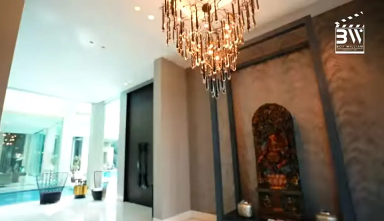 Rumah mewah Manoj Punjabi (Youtube/Boy William)