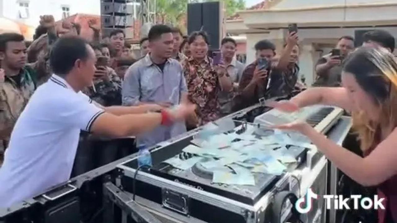 Anggota DPRD Lampung Nyawer DJ