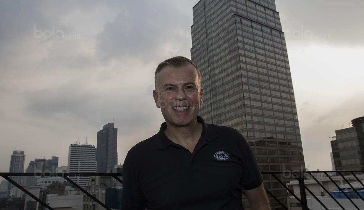 Pakar sepak bola, John Dykes, menghadiri media talkshow di Artotel, Jakarta,Sabtu (4/11/2017). Acara ini membahas seputar Premier League dan juga sepak bola Indonesia. (Bola.com/Vitalis Yogi Trisna)