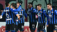 5. Atalanta - Klub Serie A ini telah mengirim 76 pemainnya klub lain. Salah satu pemain terkenal yang mereka pinjamkan adalah Franck Kessie yang bermain untuk AC Milan.(AFP/Miguel Medina)