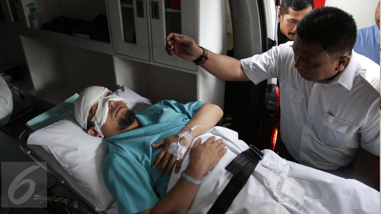 Novel Baswedan Tiba di RS Jakarta Eye Center- Faizal Fanani-20170411