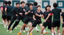 Tim sepak bola Korea Utara, Naegohyang melakukan persiapan menjelang laga semifinal Liga Champions Asia Putri 2026 melawan klub Korea Selatan, Suwon FC. (AP Photo/Lee Jin-man)