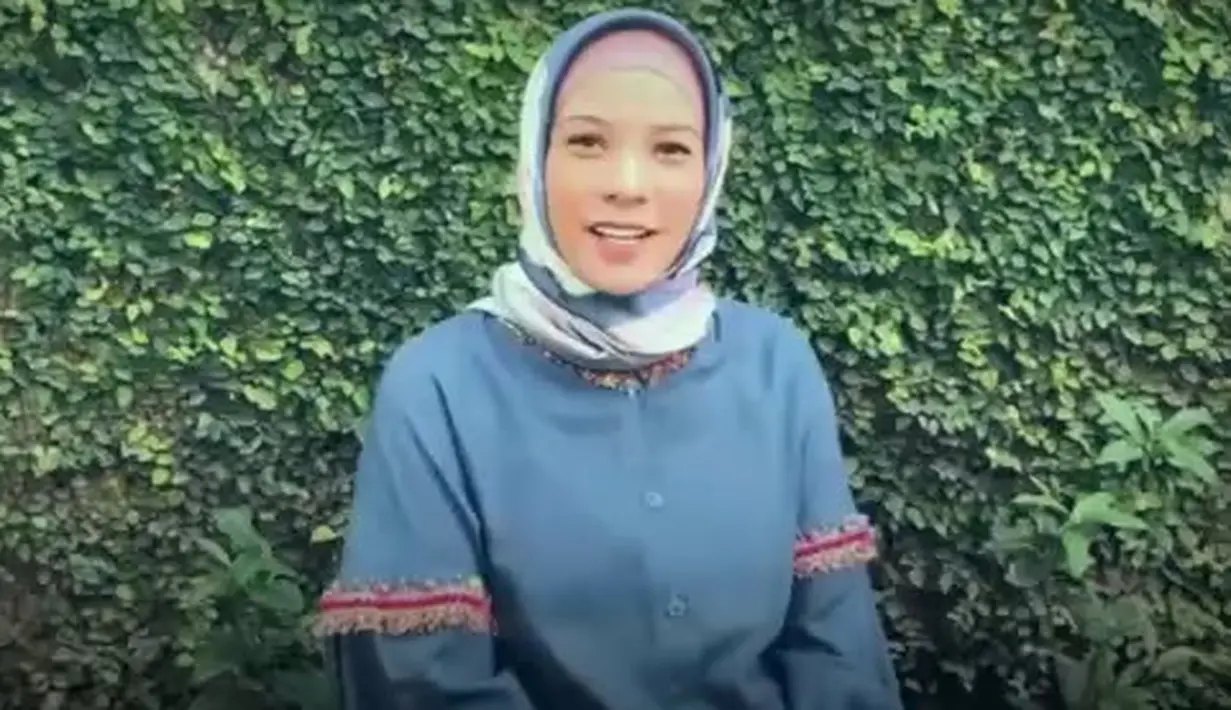 "Saat ini (usia kandungan) sudah 7,5 bulan. Karena ada sedikit komplikasi pada kehamilan, maka diperkirakan akan lahir lebih cepat dari waktunya, awal September," kata Rachel Maryam saat berbalas pesan singkat dengan awak media, belum lama ini. (Instagram/rachelmaryams)