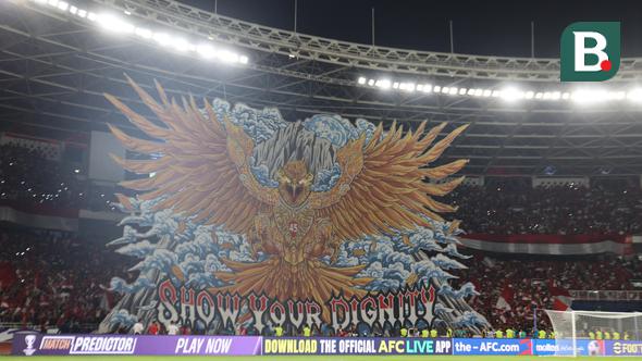 <p>Koreo La Grende Indonesia jelang duel Timnas Indonesia versus Bahrain pada laga kedelapan putaran ketiga Grup C kualifikasi Piala Dunia 2026 zona Asia di Stadion Utama Gelora Bung Karno, Jakarta, Selasa (25/3/2025) malam WIB. (Bola.com/Abdul Aziz)</p>