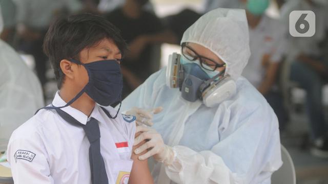 Vaksinasi Pelajar di Tangerang Selatan