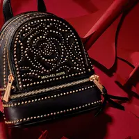 Video kampanye terbaru dari Michael Kors untuk edisi Imlek 2019 menampilkan perjalanan dari Paris, New York, dan Shanghai. Sumber foto: PR.