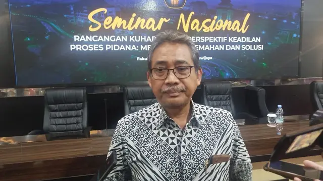Guru Besar Fakultas Hukum Universitas Diponegoro (Undip) Prof Dr Pujiyono, SH, M.Hum. (Liputan6.com/Felek Wahyu)
