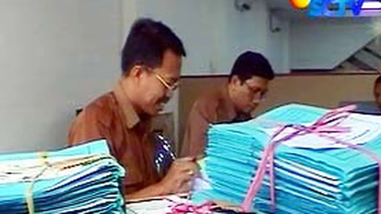 020707clapindo.jpg
