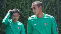 Evan Dimas berbagi kamar dengan sesama eks Timnas U-19, Hansamu Yama Pranata, dalam masa karatina singkat di Solo. (Bola.com/Vitalis Yogi Trisna)