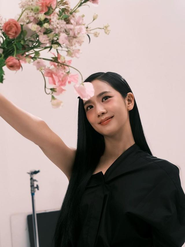 Jisoo BLACKPINK Diundang Cartier ke Paris, Dapat Hadiah Cincin Berlian Bernilai Rp395 Juta