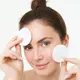 Sahabat Fimela, kunci dari membersihkan makeup waterproof bukanlah menggosok lebih kuat, melainkan menggunakan cara dan produk yang tepat. [Dok/freepik.com/benzoix]