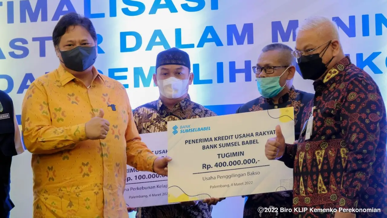 Menteri Koordinator Bidang Perekonomian Airlangga Hartarto di acara optimalisasi penyaluran KUR klaster dalam meningkatkan kesejahteraan dan pemulihan ekonomi yang dilakukan secara langsung di Palembang, Jumat (4/3/2022). (Dok Kemenko Perekonomian)