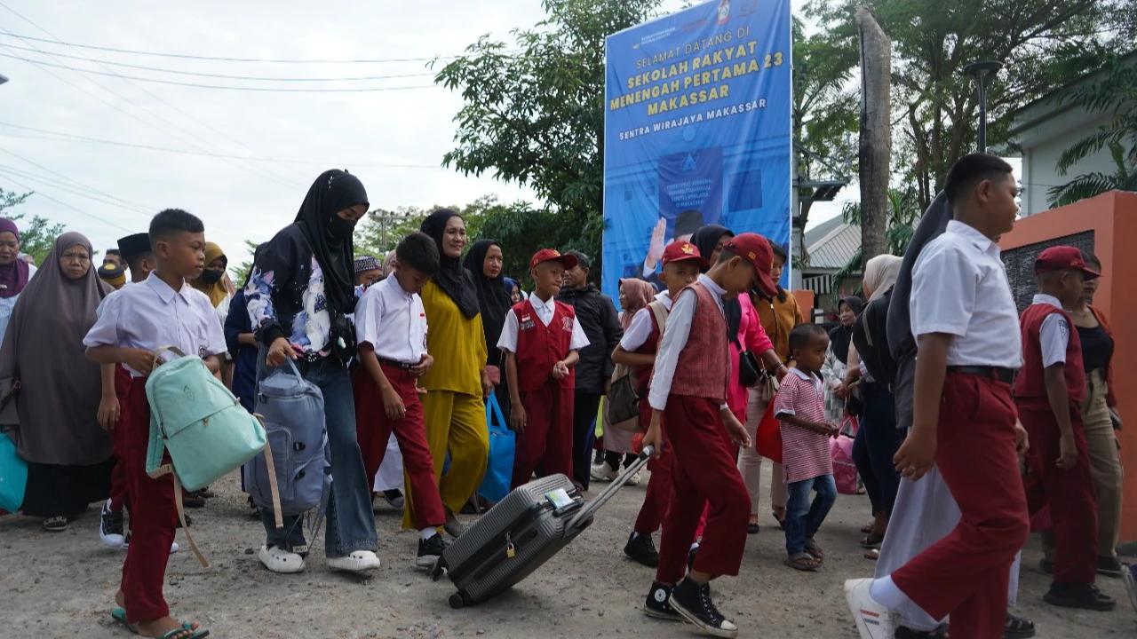 Sekolah Rakyat Jadi Harapan Baru Keluarga Sederhana, Anak Penjual Kue di Makassar Kejar Mimpi Jadi Dokter