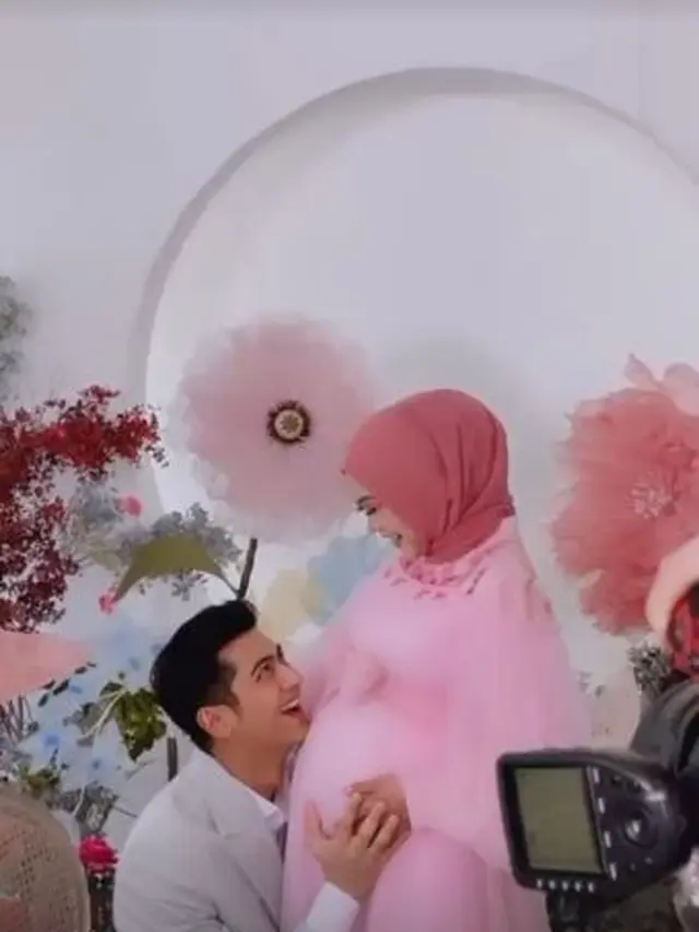 Jelang Melahirkan, Ini 6 Potret Maternity Shoot Ria Ricis dan Teuku Ryan
