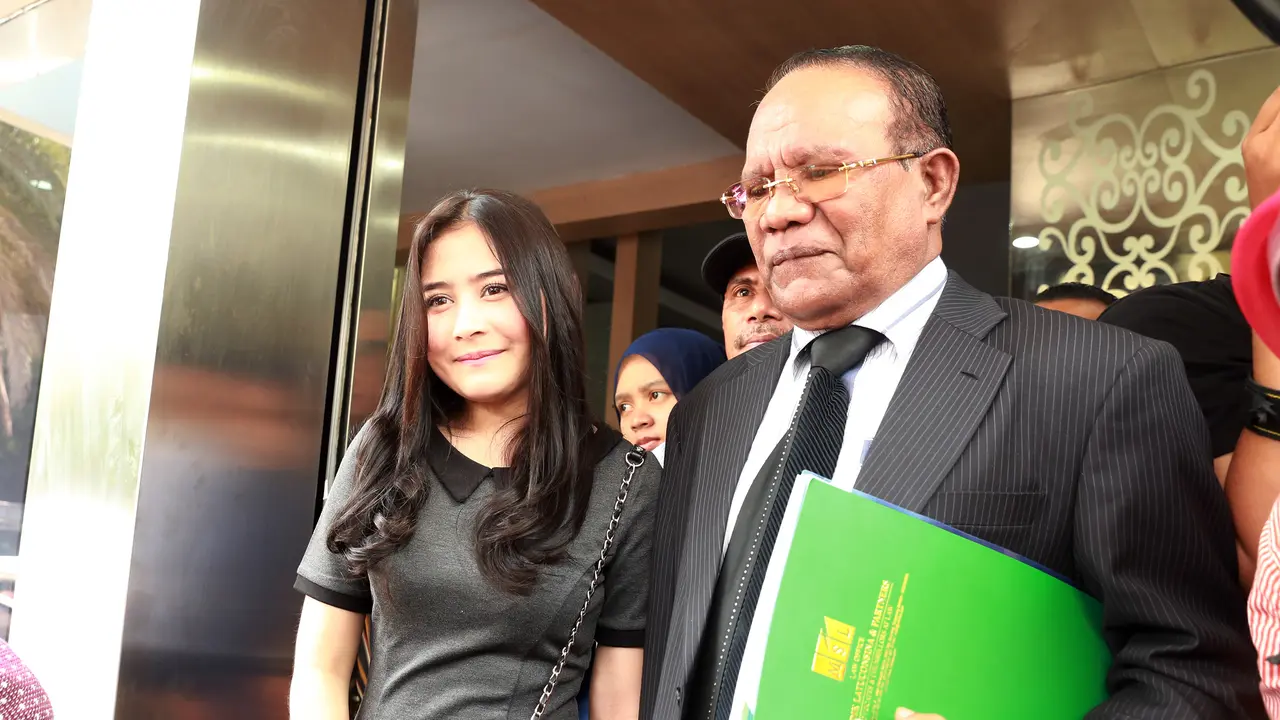 Prilly Latuconsina