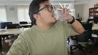 Rutin Minum Air Hangat di Pagi Hari, Cara Ampuh Melunturkan Lemak dan Menurunkan Berat Badan?