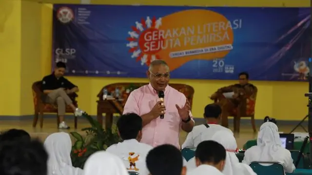 Gerakan Literasi Sejuta Pemirsa (GLSP) Komisi Penyiaran Indonesia (KPI) yang dilaksanakan di SMA 1 Purwodadi, Jawa Tengah. (Foto: KPI/Liputan6.com)