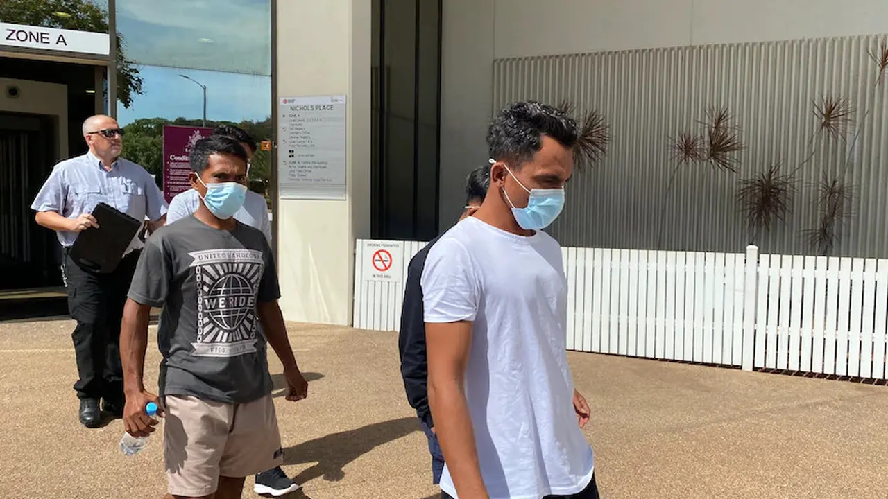 Empat nelayan asal Indonesia mengaku bersalah dalam sidang di Pengadilan Kota Darwin, Senin (28/11/2022).(ABC News: Alexandra Alvaro)