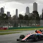 Pebalap Manor Racing asal Indonesia, Rio Haryanto, memacu mobilnya pada sesi latihan kedua di Sirkuit Albert Park, Australia, Jumat (18/3/2016). Pada sesi ini Rio mencatatkan waktu 1 menit 44, 304 detik. (Reuters/Jason Reed)