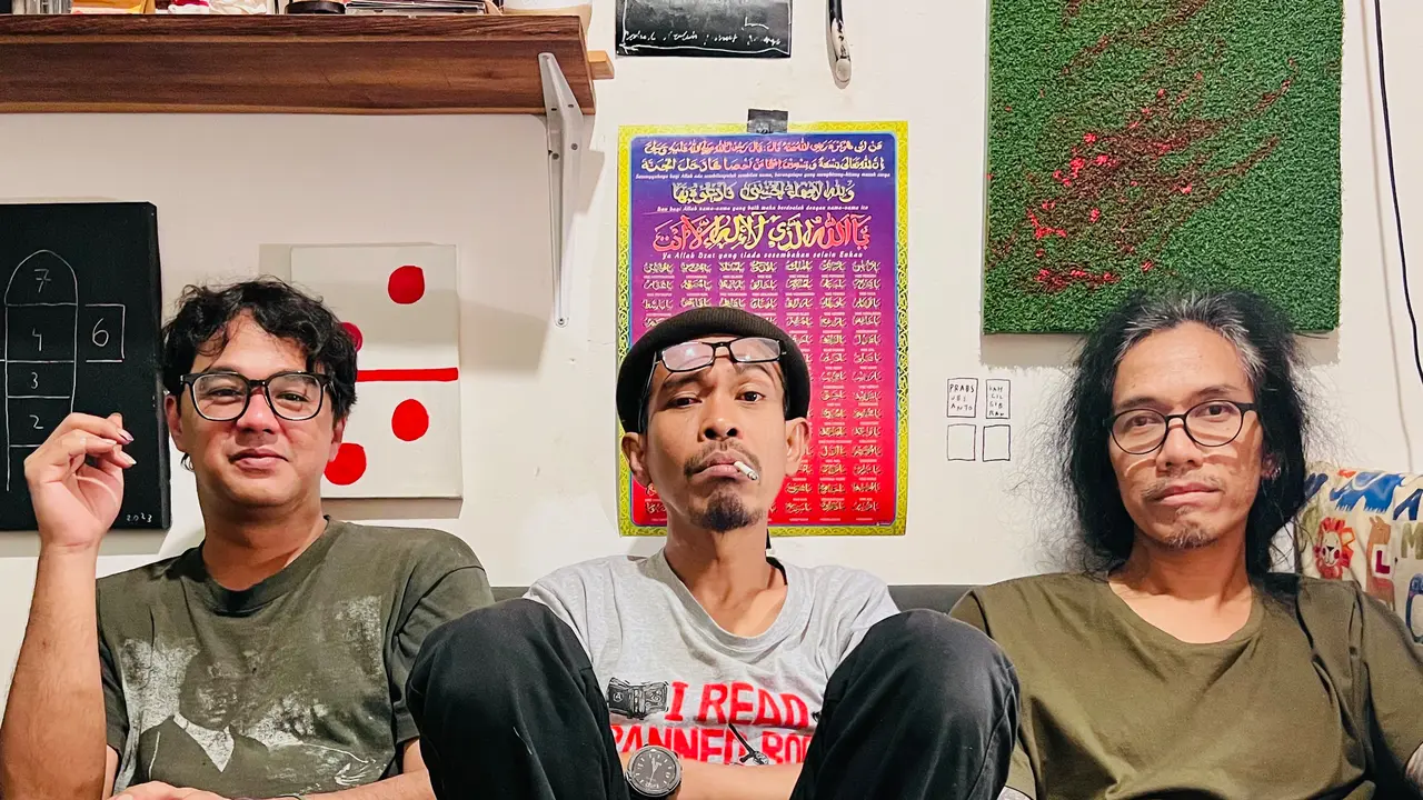 Trio Lesehan: Jason Ranti, Iksan Skuter, dan Bagus Dwi Danto