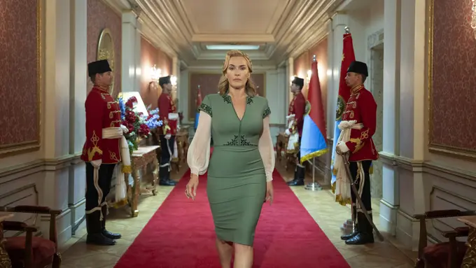 Kate Winslet dalam serial The Regime. [Foto: HBO]