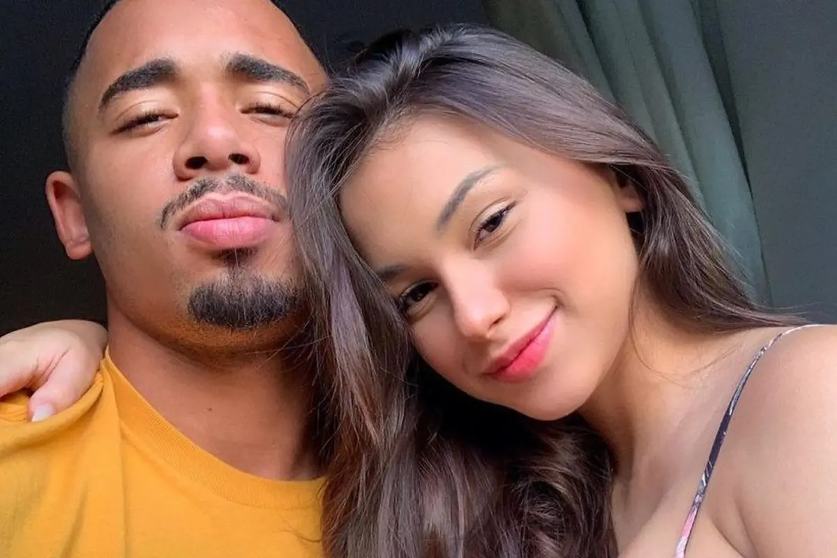 Striker Manchester City, Gabriel Jesus bersama kekasih barunya, Fernanda Queiroz