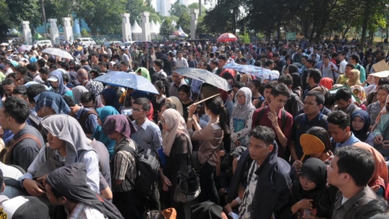 Begini padatnya ribuan pencari kerja di Job Fair GBK