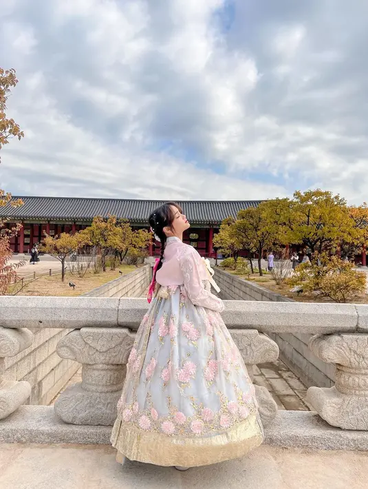 Fuji An pakai Hanbok [Instagram/fuji_an]