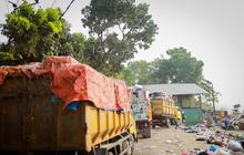 Di Tengah Kebakaran TPA Galuga, 128 Truk Sampah Kembali Masuk Bergiliran