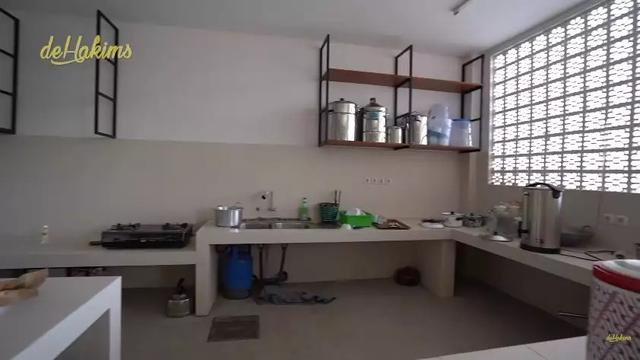 Potret Dapur Kotor Soimah di Rumah Yogyakarta, Sederhana Tanpa Kitchen Set tapi Luas
