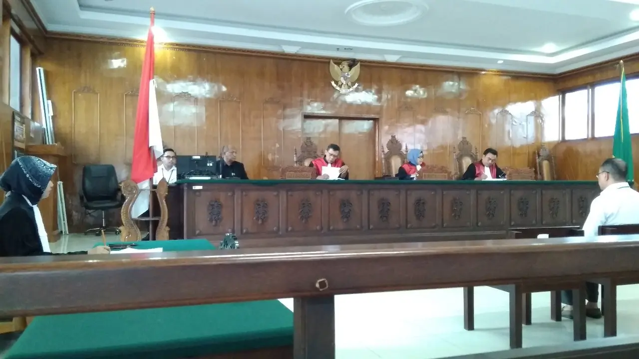 Agenda pembacaan tuntutan jaksa dalam sidang kasus ITE Saiful Mahdi ditunda (Liputan6.com/Rino Abonita)