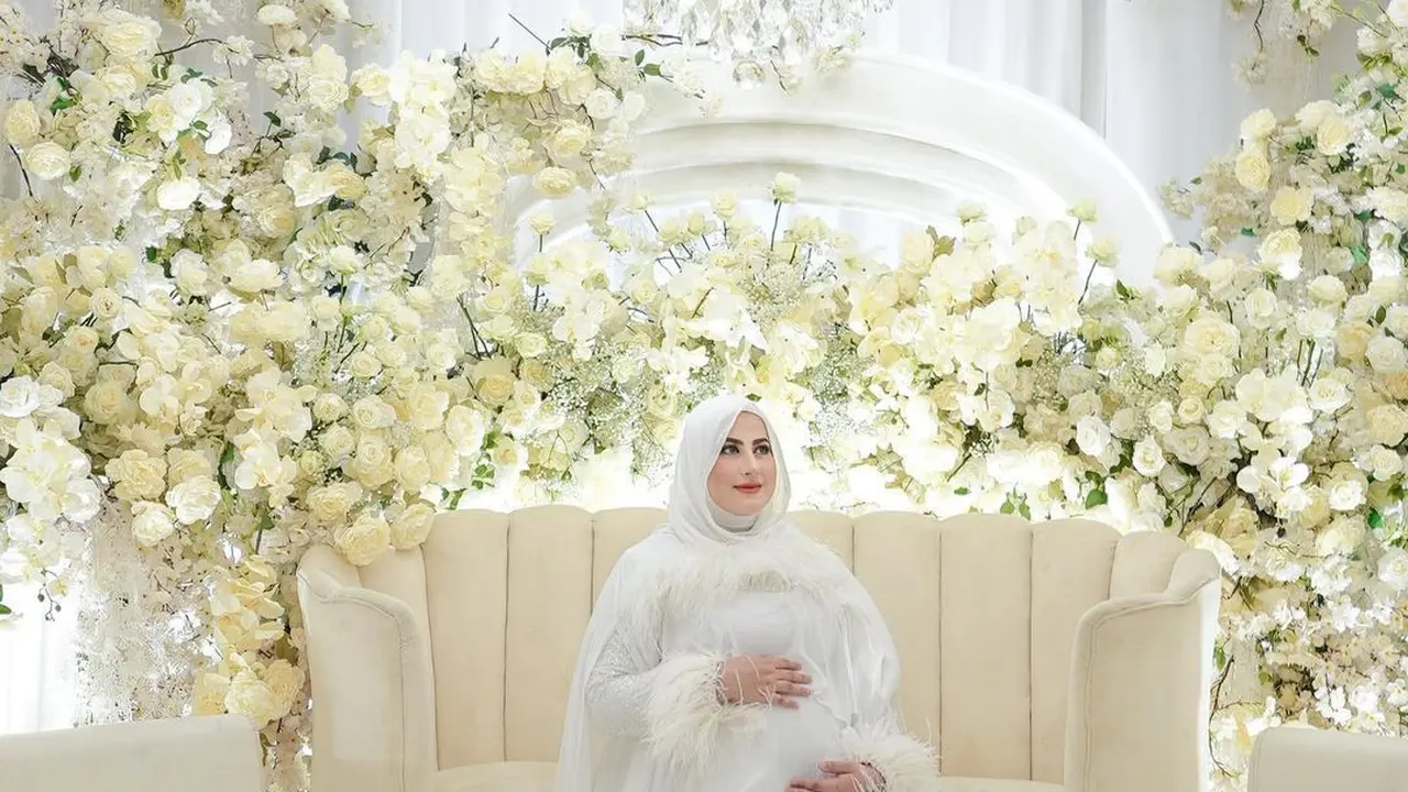 Tasyi Athasyia Gelar Gender Reveal Calon Anak Keempat, Warganet Pertanyakan Ketidakhadiran Tasya Farasya dan sang Ibunda. (instagram.com/tasyiiathasyia)