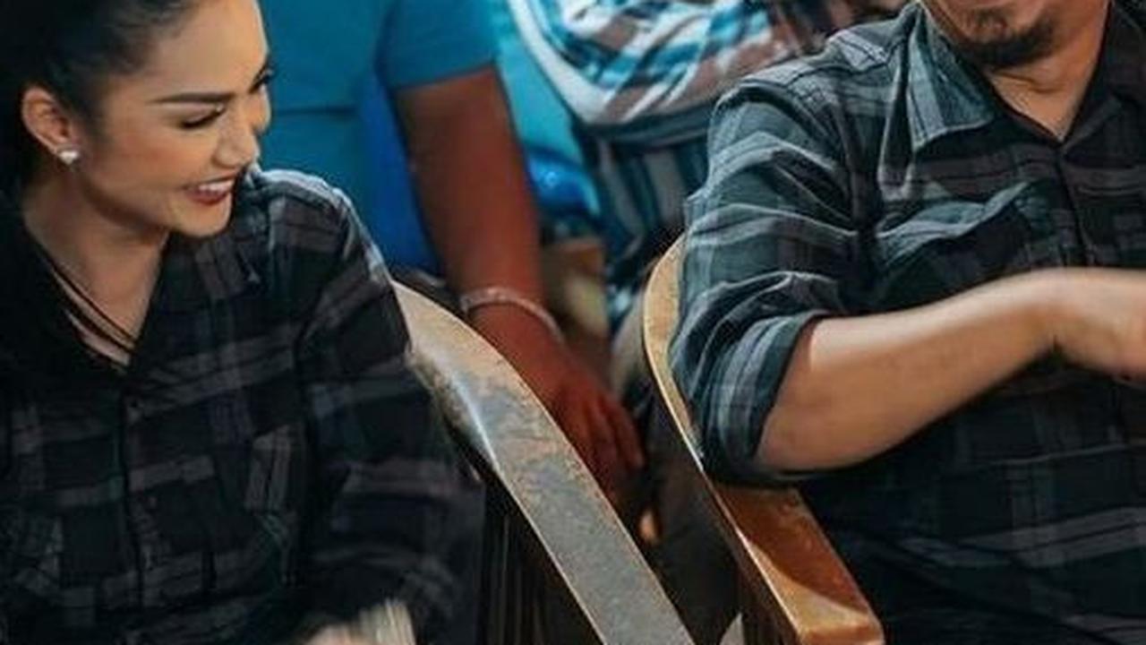Kris Dayanti mengungkapkan keinginannya untuk bersama-sama membangun desa dan berkomitmen untuk menciptakan masa depan yang lebih cerah.<br><br>