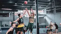 Bima Perkasa Jogja gelar tune up game beberapa waktu lalu jelang mentas di IBL 2025. (Bola.com/Ana Dewi)