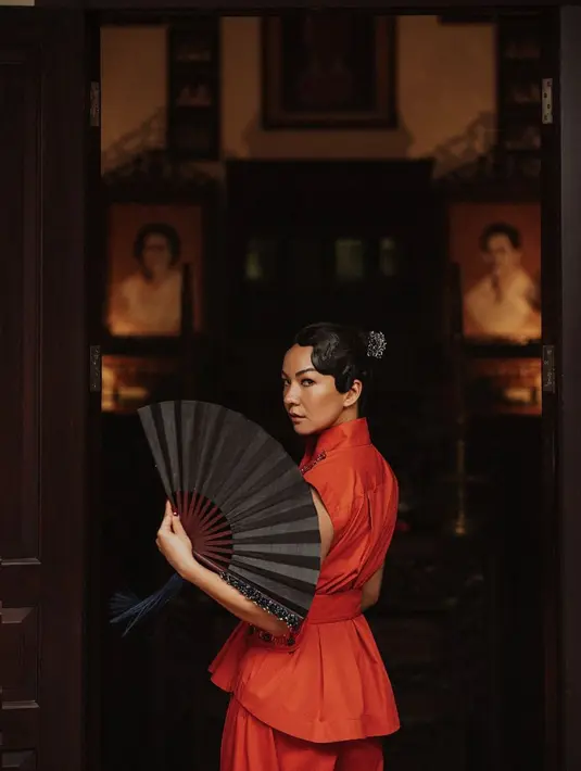 Koleksi kolaborasi Lunar New Year Collection 2024 ini dapat jadi inspirasi busana tahun baru Anda. Elegan dan memikat. [ Foto dok: MASSHIRO&Co. dan AIDAN AND ICE ]