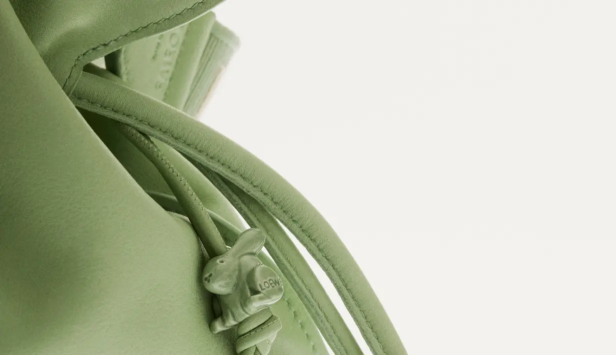 Keramik Cina dikembangkan selama dinasti Ming dan Qing, terkenal karena presisi dan anggun. Masing-masing keramik dibuat menggunakan proses dan pembakaran kaca yang tepat. Foto: Document/LOEWE.