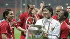 Sebagai kawasan dengan populasi terbanyak di dunia, Asia menjadi pangsa pasar potensial bagi klub-klub besar di Eropa. Hal inilah yang membuat Manchester United pernah mengambil kebijakan untuk merekrut 3 pemain Asia berikut. Ada yang bersinar, namun ada pula yang hanya sebatas numpang lewat. Berikut rekam jejak ketiganya. (AFP/Paul Ellis)