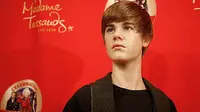 Bahkan Patung Lilin Justin Bieber Pun Meleleh...