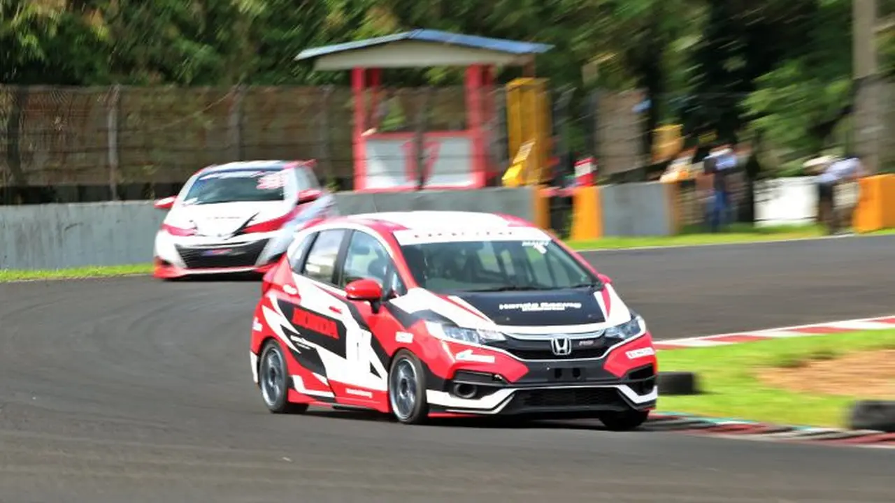 Honda Jazz Tetap Kuasai Balapan Ini (Ist)