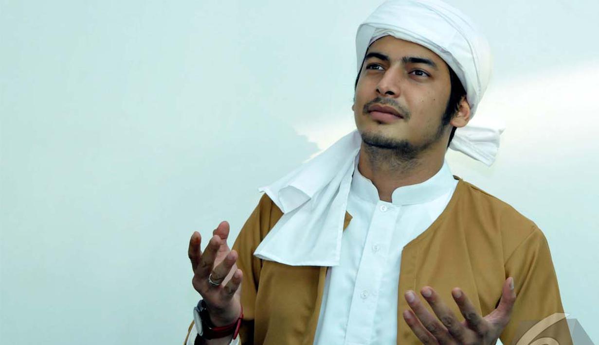  Boy Hamzah dibesarkan di Duri, Mandau, Bengkalis. Dia pertama kali bermain di sinetron Nikita. Ia berperan sebagai Argo. Foto ini diambil pada 20 Juni 2014 (Liputan6.com/Panji Diksana)