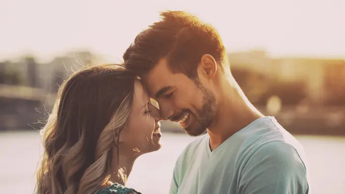 5 Hal yang Menyebalkan Tentang Pacar, Tapi Tak Perlu Sampai Bikin Kalian Putus