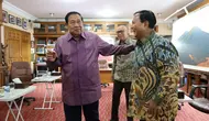 Menteri Pertahanan Republik Indonesia yang juga merupakan presiden terpilih 2024-2029, Prabowo Subianto mengunjungi kediaman Presiden ke-6 RI, Susilo Bambang Yudhoyono (SBY) di Cikeas, Bogor, Jawa Barat, Jumat (12/4/2024). (Foto: Tim Media Prabowo).
