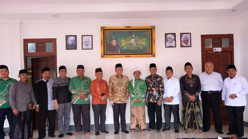 Pasangan Calon Gubernur dan Wakil Gubernur Kalimantan Barat, Sutarmidji-Didi Haryono sowan ke keluarga besar Pengurus Wilayah Nahdlatul Ulama (PWNU) Provinsi Kalbar, Selasa (3/9/2024) (Istimewa)