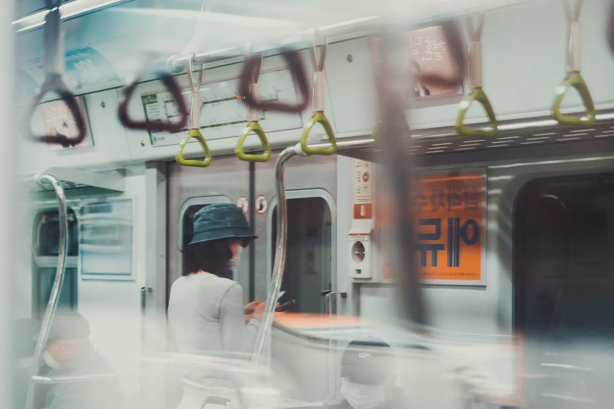 Social Distancing/Unsplash Sammy