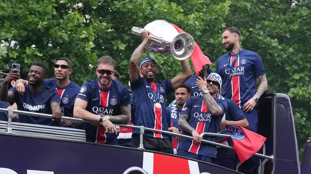 Foto: Meriahnya Pawai Perayaan PSG Juara Liga Champions