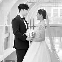 Helmy Yahya dan istri dalam menikahkan salah satu putrinya, yakni Rachelly Yahya. [Foto: instagram/ Helmy Yahya]