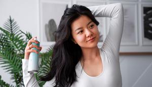 Biotin, atau dikenal juga sebagai vitamin B7, sudah lama jadi favorit dalam dunia perawatan rambut. Kandungan ini bekerja dari dalam akar untuk memperkuat folikel sekaligus meningkatkan elastisitas rambut. (foto/dok: freepik)